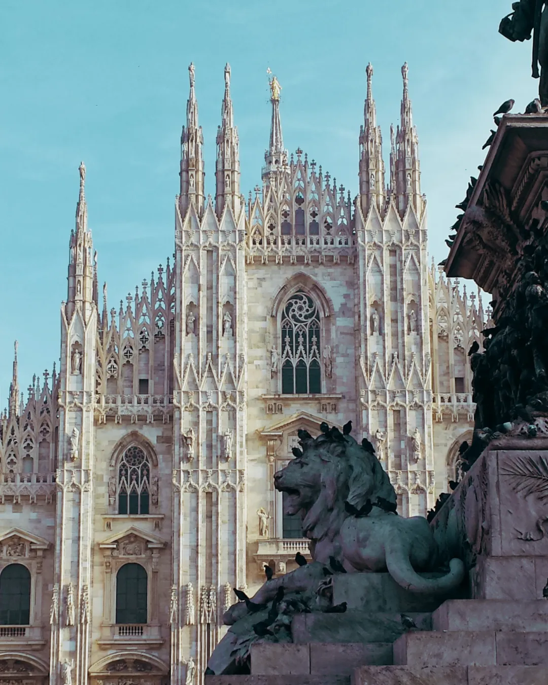 Vue de la cathédrale de Milan (Duomo), transfert confortable avec Lionel Transport depuis Modane